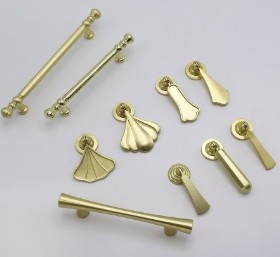 北欧轻奢金色单孔门把手衣柜橱柜抽屉酒柜家具五金配件吊坠拉手